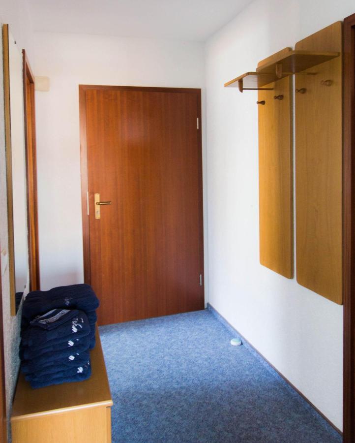 Ferienwohnungen-Neue-Tiefe-Wohnung-Kleiderbuegel Neue Tiefe Fehmarn Zewnętrze zdjęcie