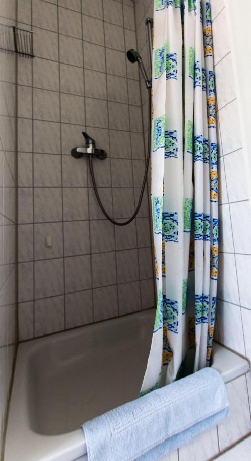 Ferienwohnungen-Neue-Tiefe-Wohnung-Kleiderbuegel Neue Tiefe Fehmarn Zewnętrze zdjęcie