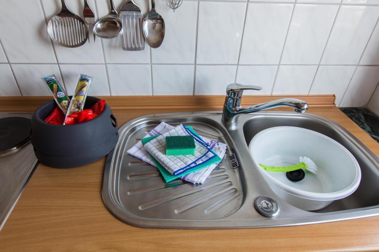 Ferienwohnungen-Neue-Tiefe-Wohnung-Kleiderbuegel Neue Tiefe Fehmarn Zewnętrze zdjęcie